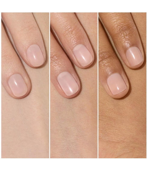 “Active ™ Smooth 01” tobulinanti CC priemonė su švelniu atspalviu. Nagų priežiūros priemonės