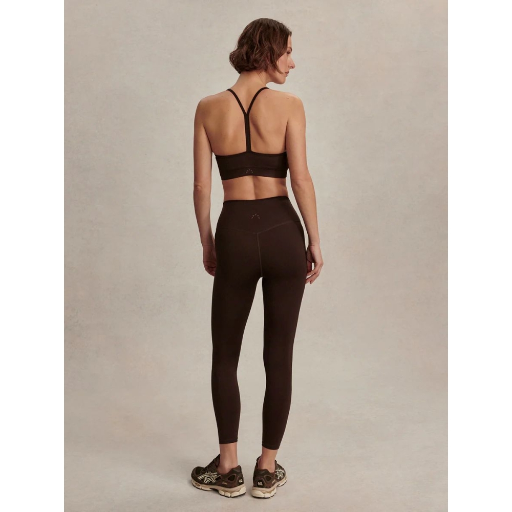 Varley "Assure High-Rise Legging 25" tamsiai rudos spalvos tamprės . Tamprės