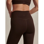 "Assure High-Rise Legging 25" tamsiai rudos spalvos tamprės . Tamprės