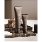 “BB Cream - Leave-In Treatment Travel Size” kelioninio dydžio nenuplaunama atkuriamoji priemonė plaukams. Plaukų kaukės