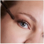 BEYOND Volume Curl Mascara rudos spalvos blakstienų tušas. Veidas
