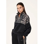 "Boundless Zip Neck Sweat" džemperis su leopardo rašto detalėmis. Džemperiai "Boundless Zip Neck Sweat" džemperis su leopardo rašto detalėmis. Džemperiai