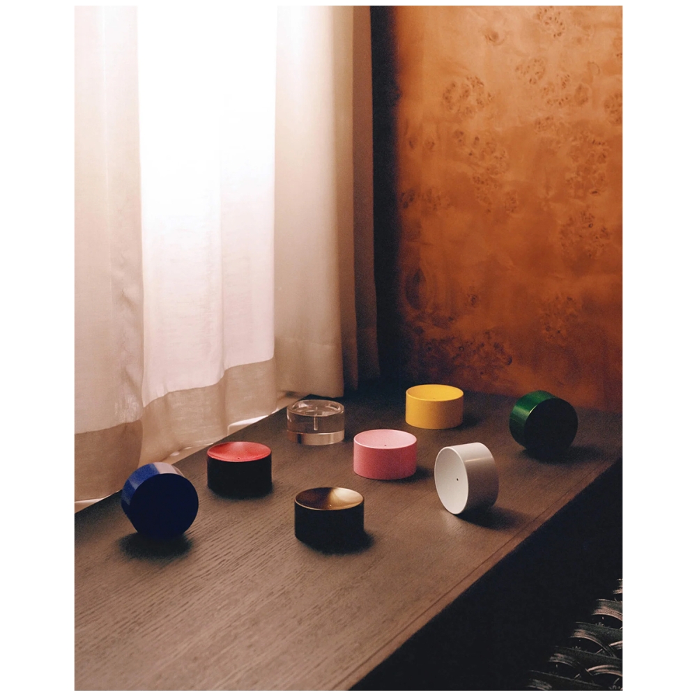 UNIFROM™ Smilkalai "Brown Incense Holder" rudos spalvos smilkalų laikiklis UNIFROM™ "Brown Incense Holder" rudos spalvos smilkalų laikiklis. Smilkalai