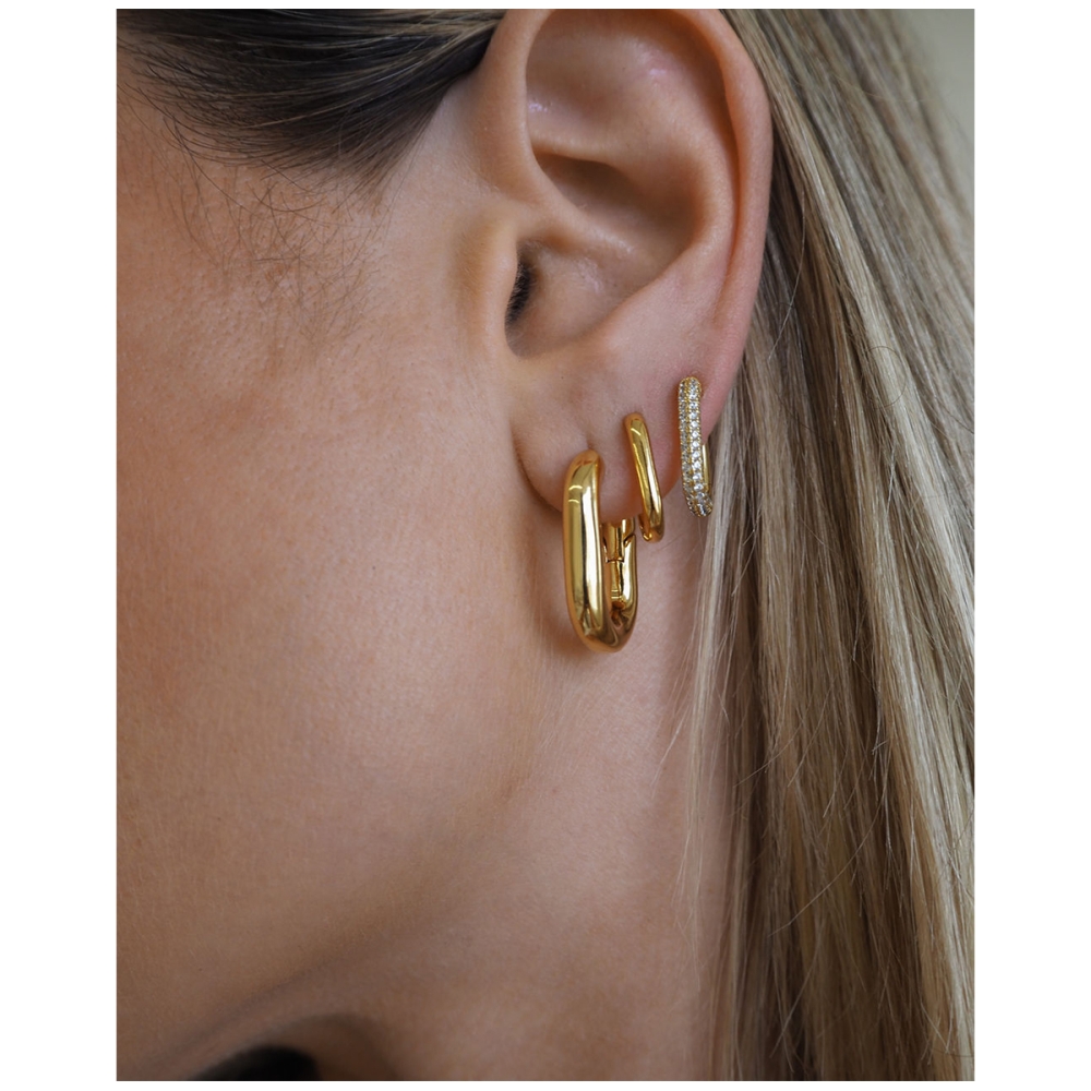 Chain Link Huggies Gold. Earrings