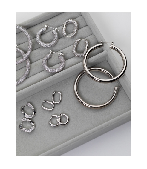 Chain Link Huggies Silver. Earrings