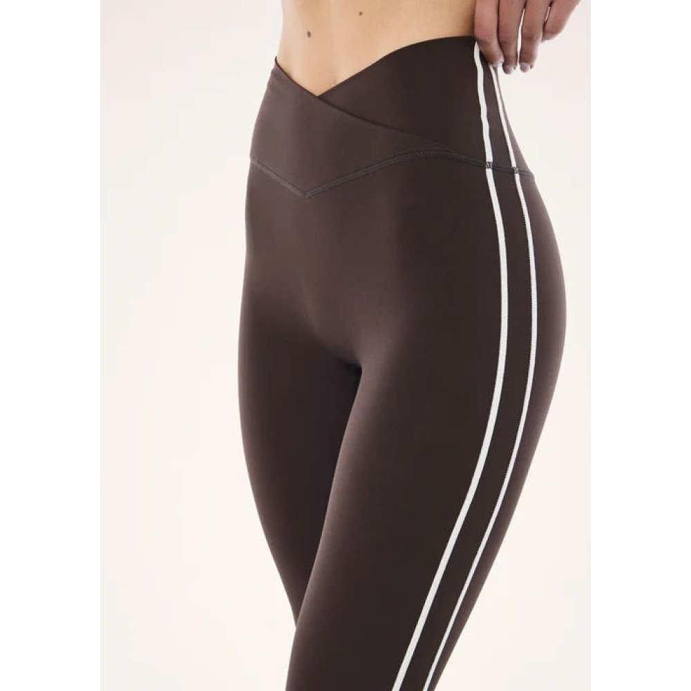 P.E Nation Tamprės "Clarity Full Length Legging" rudos spalvos tamprės P.E Nation "Clarity Full Length Legging" rudos spalvos tamprės. Tamprės