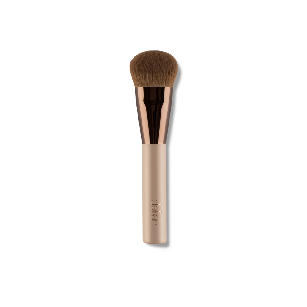 Delilah Complexion Brush. Make up brushes and accessories