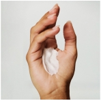 "Creamy Quartz & Enzyme Exfoliator” švelnus enziminis veido šveitiklis. Veido prausikliai ir šveitikliai