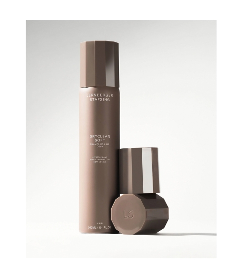 “Dryclean Soft” lengvos apimties suteikiantis sausas šampūnas. Sausi šampūnai