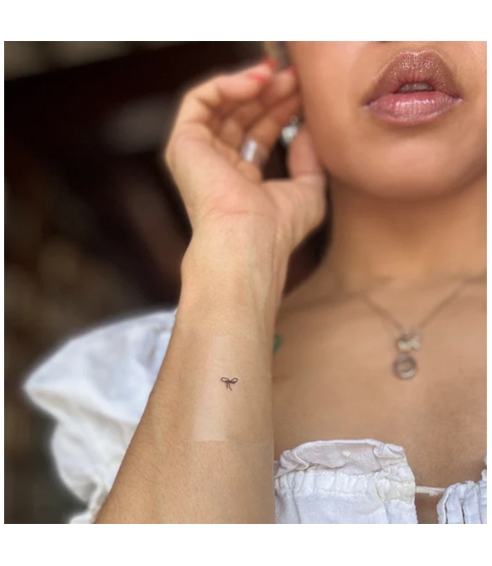 “Everyday Defense: Mini Motif” lipdukai natūraliai organizmo apsaugai palaikyti. Kūnui ir voniai