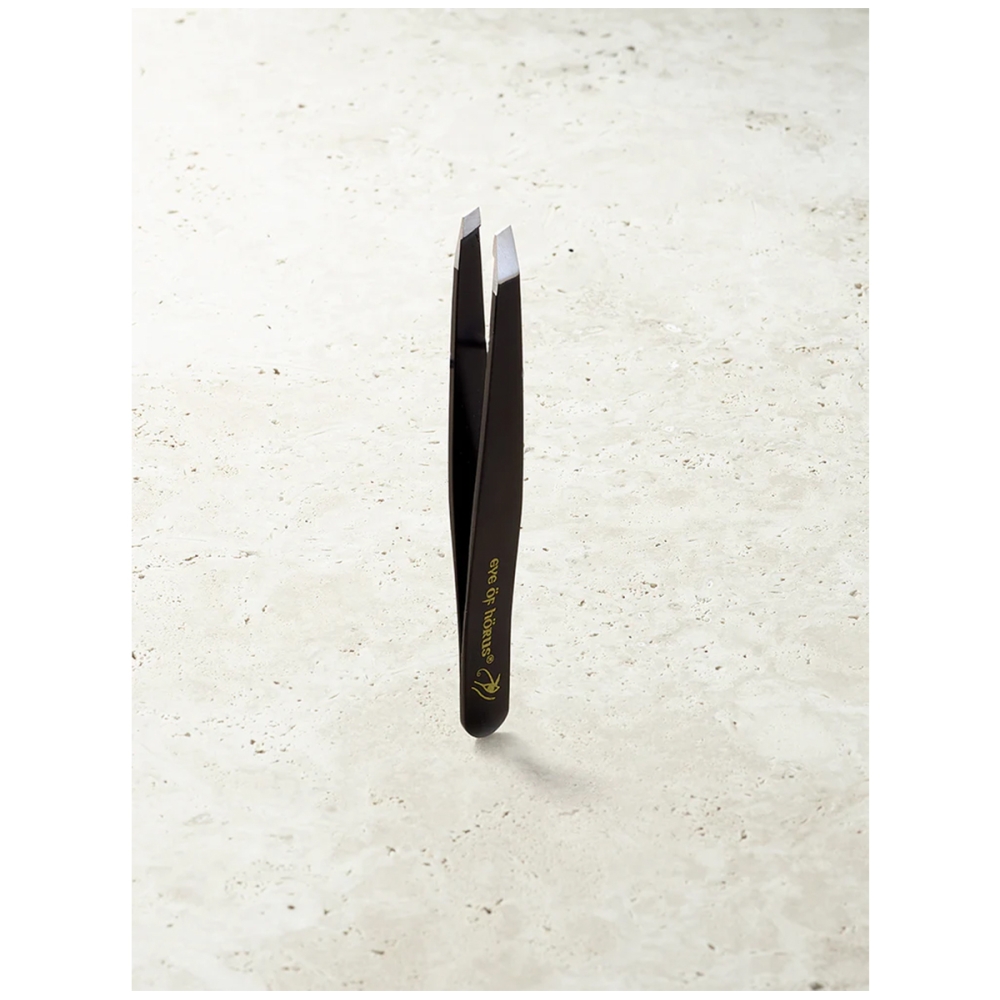 Tweezers Precision Black. Make up brushes and accessories