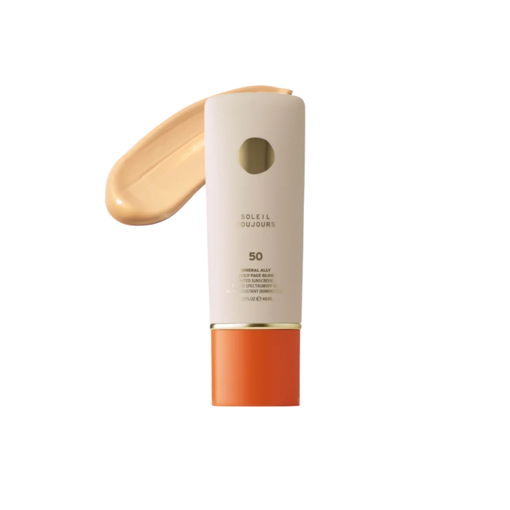 Soleil Toujours “Face Glow Tinted Moisturizer Mineral SPF 50” su vitaminu C ir niacinamidu. Veido kremai nuo saulės