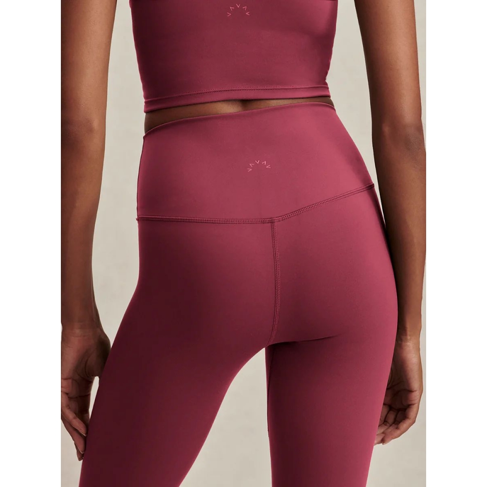 Varley "FreeSoft™ High-Rise Legging 25" tamsiai rausvos spalvos tamprės. Tamprės