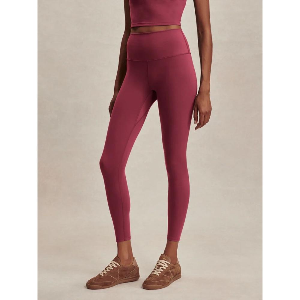 Varley "FreeSoft™ High-Rise Legging 25" tamsiai rausvos spalvos tamprės. Tamprės