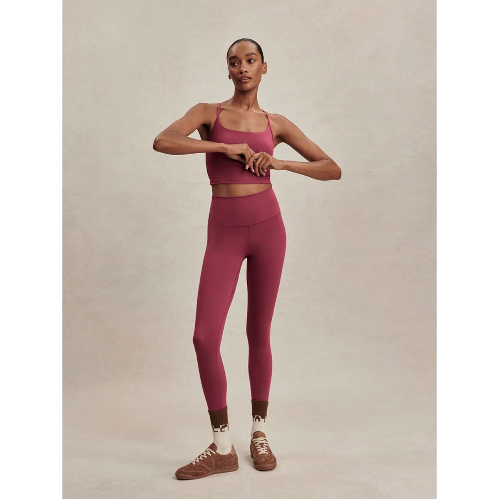 Varley "FreeSoft™ High-Rise Legging 25" tamsiai rausvos spalvos tamprės. Tamprės