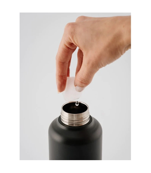 Thermo Bottle Timeless Dark. Water bottles and cups