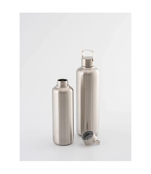 Water Bottle Timeless Steel. Water bottles and cups