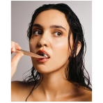 "Gold/White“ 24K auksu dengtas dantų šepetėlis su minkštais šereliais. Burnos higiena