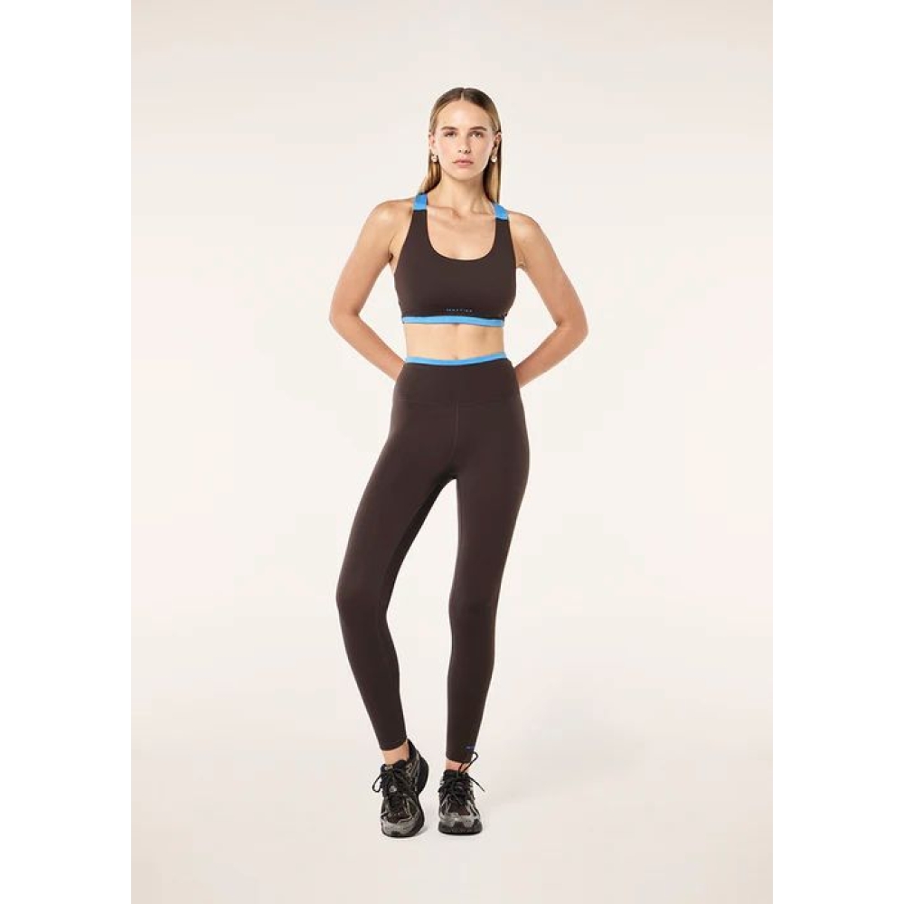 P.E Nation Sportinės liemenėlės "Highgate Sports Bra“ rudos spalvos sportinė liemenėlė P.E Nation "Highgate Sports Bra“ rudos spalvos sportinė liemenėlė. Sportinės liemenėlės