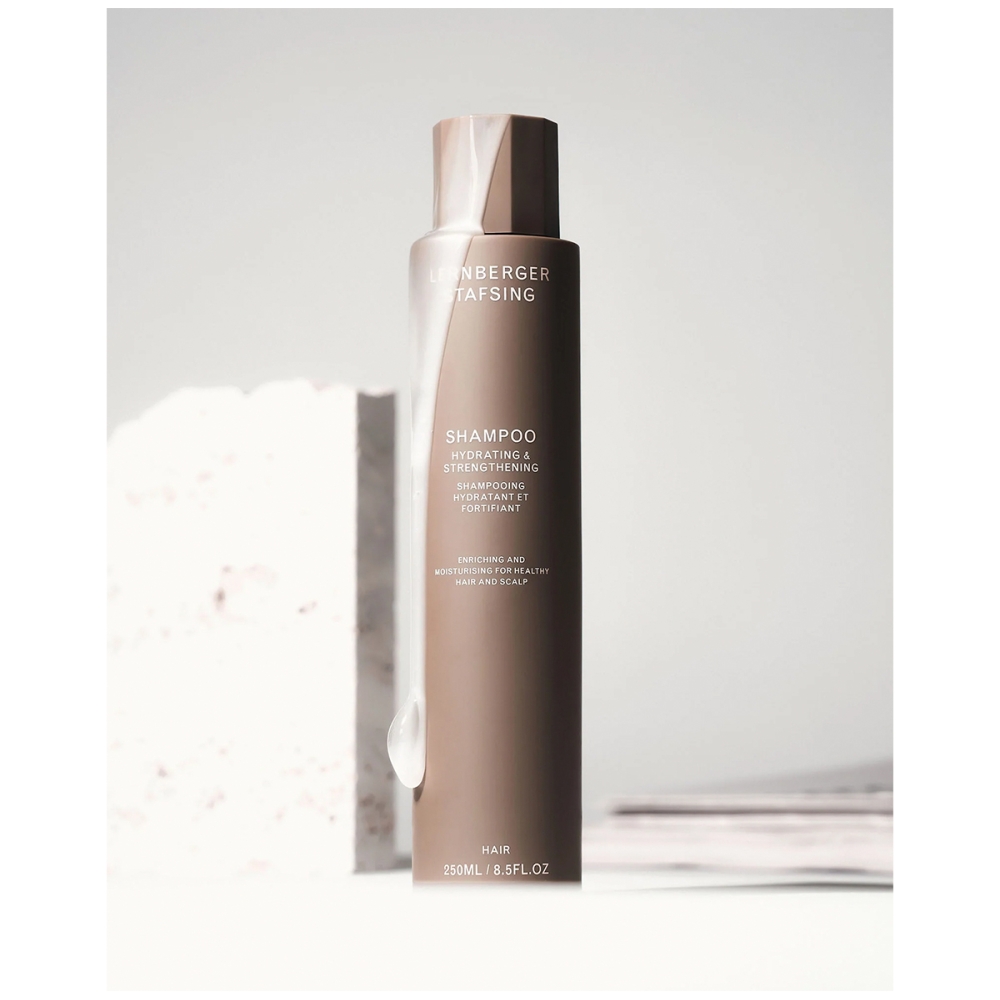 Lernberger Stafsing “Hydrating & Strengthening Shampoo” intensyviai drėkinantis šampūnas. Šampūnai