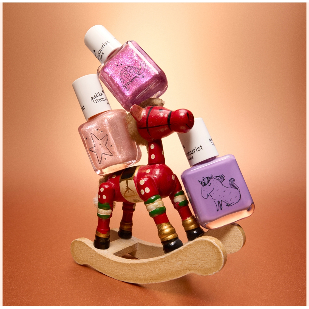 Manucurist “Kids' Nail Polish Trio“  vaikiškų nagų lakų rinkinys. Dovanų rinkiniai kūnui