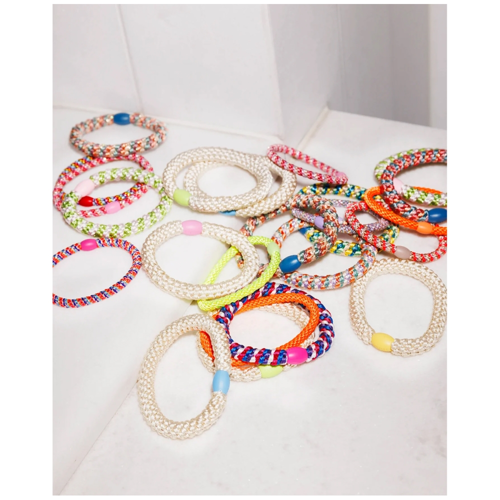 KKNEKKI Plaukų aksesuarai "Kknekki Ivory Blue Bead" plaukų gumelė KKNEKKI "Kknekki Ivory Blue Bead" plaukų gumelė. Plaukų aksesuarai