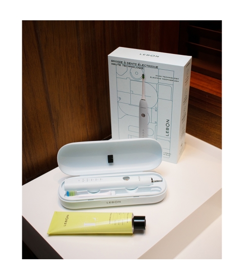 ELECTRIC TOOTHBRUSH: Urban Blue. Oral care