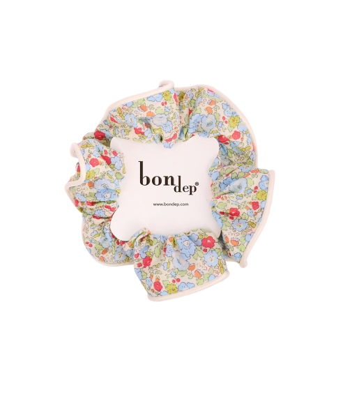 "Liberty Betsy Ann Light Blue" plaukų gumelė. Plaukai