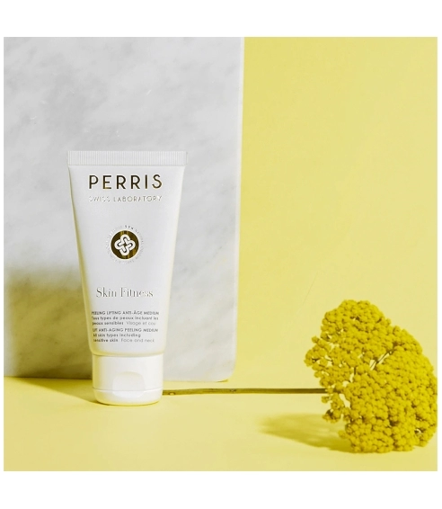 "Lift Anti-Aging Peeling Medium" šveičianti priemonė veidui. Veido prausikliai ir šveitikliai