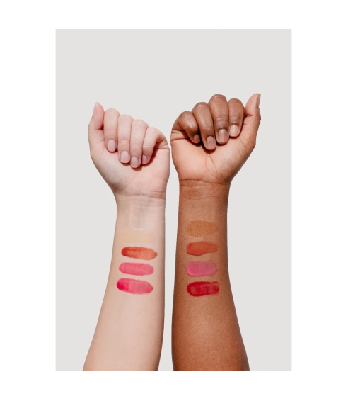 "Lip Tinted Gloss" SPF50 lūpų balzamas su atspalviu. Lūpoms