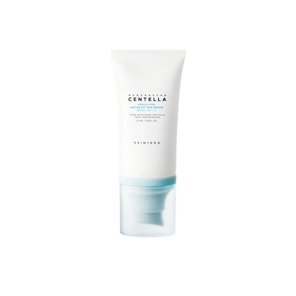 SKIN1004 Korėjietiška apsauga nuo saulės "Madagascar Centella Hyalu-Cica Water-Fit Sun Serum SPF50+" apsauginis kremas nuo saulės SKIN1004 "Madagascar Centella Hyalu-Cica Water-Fit Sun Serum SPF50+" apsauginis kremas nuo saulės. Korėjietiška apsauga nuo saulės