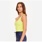 BALANCE SEAMLESS MOLLY CROP. Tops