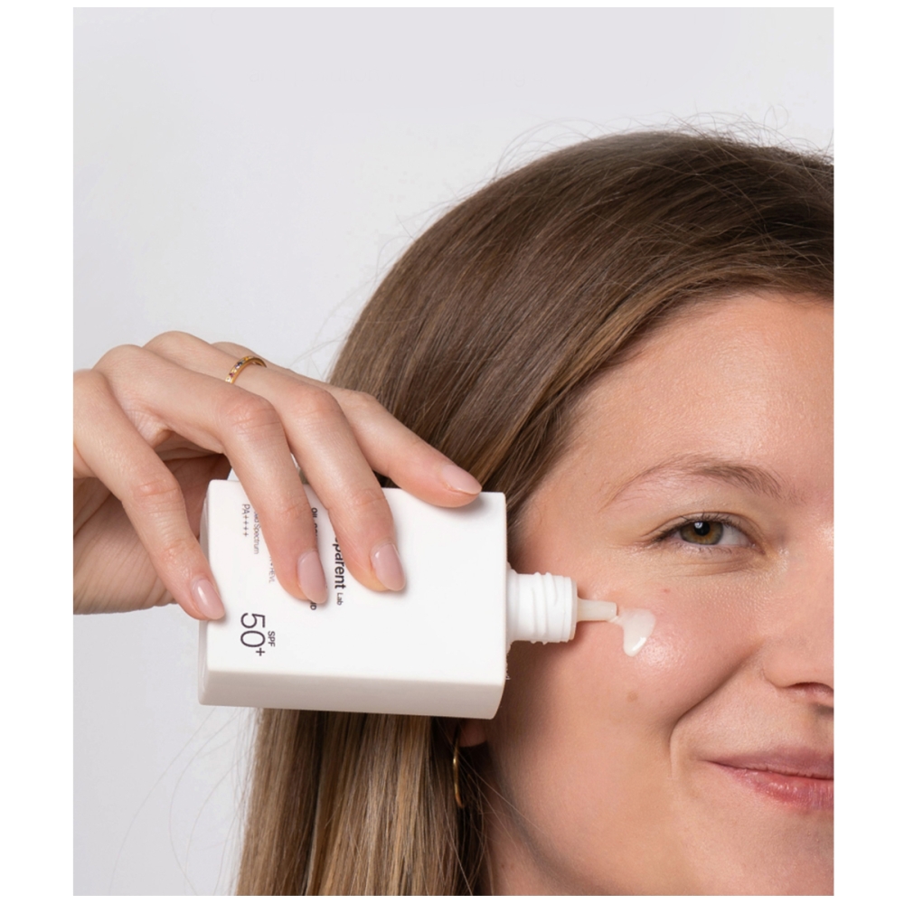 Transparent Lab “Oil Control ultra-fluid Cica Sunscreen” apsauga riebiai veido odai su mineraliniais ir cheminiais filtrais SPF50 . Veido kremai nuo saulės