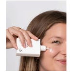 “Oil Control ultra-fluid Cica Sunscreen” apsauga riebiai veido odai su mineraliniais ir cheminiais filtrais SPF50 . Veido kremai nuo saulės