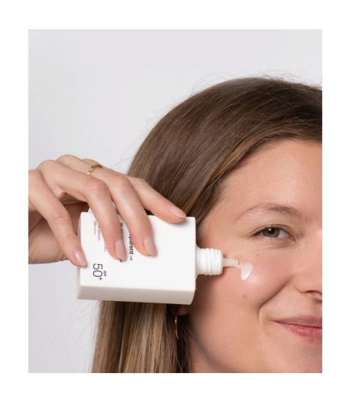 “Oil Control ultra-fluid Cica Sunscreen” apsauga riebiai veido odai su mineraliniais ir cheminiais filtrais SPF50 . Veido kremai nuo saulės