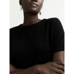 "Padded Shoulder" black t-shirt. Tops