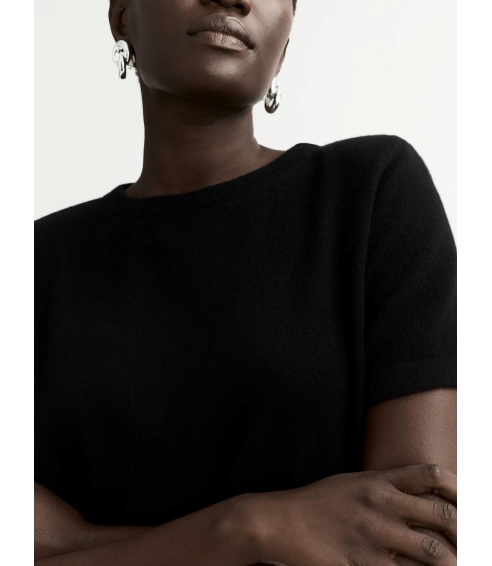 "Padded Shoulder" black t-shirt. Tops