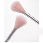 Skin2Skin Classic Fan Brush. Make up brushes and accessories