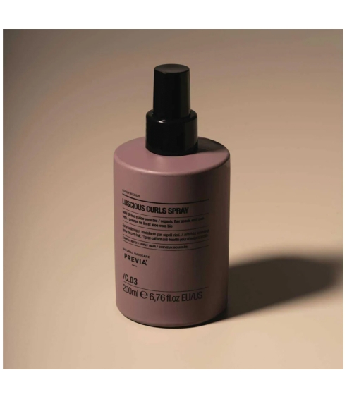 Previa "Luscious Anti-Frizz Curls Spray" garbanas formuojanti priemonė. Plaukų formavimo priemonės