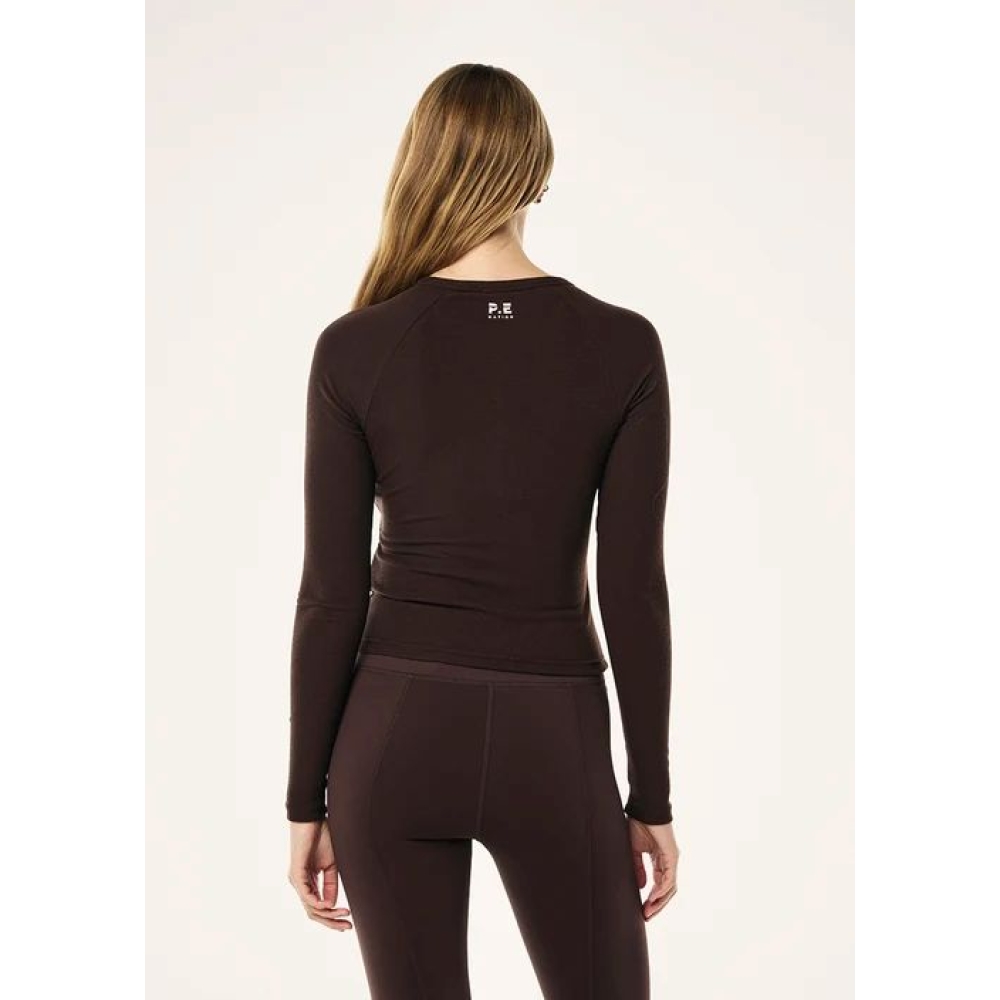 P.E Nation "Prive Rib Long Sleeve Tee" espresso spalvos palaidinė ilgomis rankovėmis. Ilgomis rankovėmis