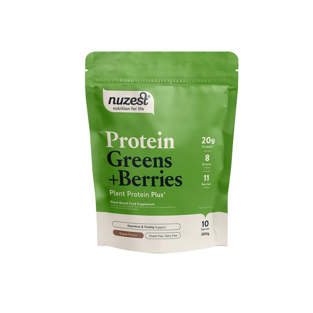 Nuzest Protein Plus baltymai su žalumynais ir uogomis kakavos skonio. Baltymų kokteiliai