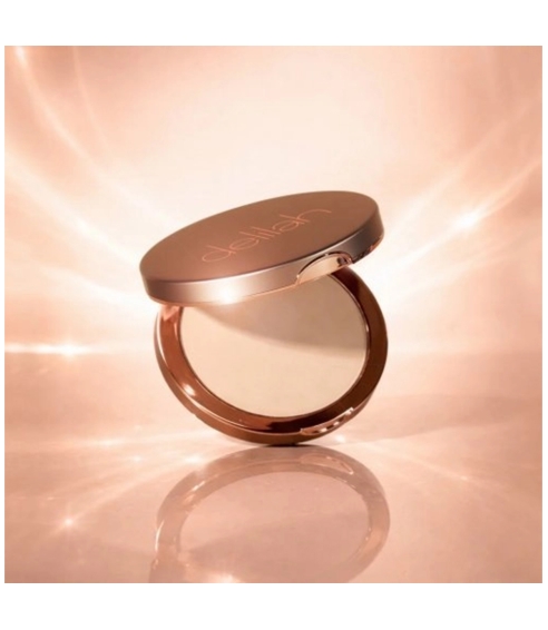 "Pure Touch Hyaluronic Pressed Powder" presuota pudra su hialuronu. Veidui