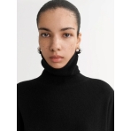 "Regular Fit Turtleneck" juodos spalvos megztinis aukštu kaklu. Megztiniai