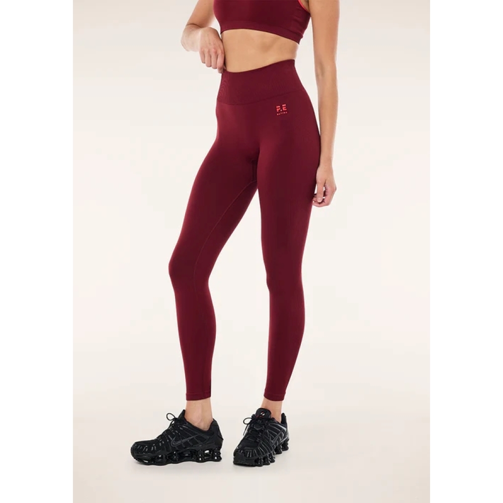 P.E Nation "Restore Seamless Legging" bordo spalvos besiulės tamprės. Tamprės