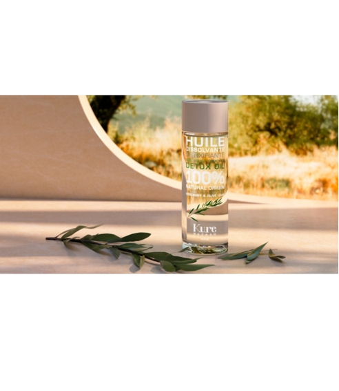 “Rosemary Detoxifying Dissolving Oil” dvifazis nagų lako valiklis su rozmarinų alieju. Nagų lako valikliai