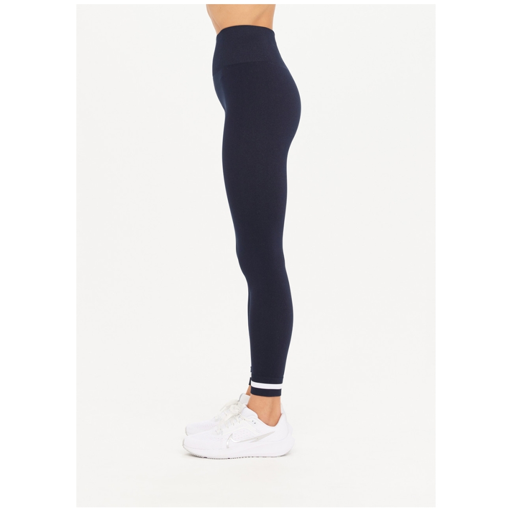 The Upside FORM SEAMLESS 25IN MIDI PANT NAVY. Leggings