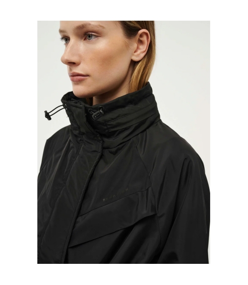 SHELTER JACKET IN BLACK. Jackets