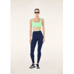 "Signature Scoop Sports Bra" žalsvos spalvos sportinė liemenėlė. Sportinės liemenėlės "Signature Scoop Sports Bra" žalsvos spalvos sportinė liemenėlė. Sportinės liemenėlės