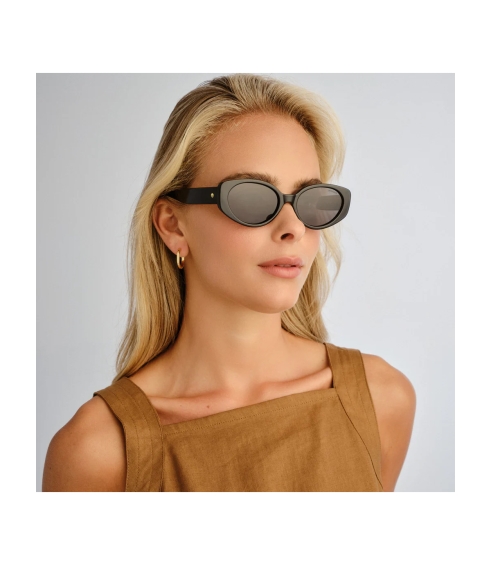 Sleek Oval Cat - Black Polarised. Sports and fashion