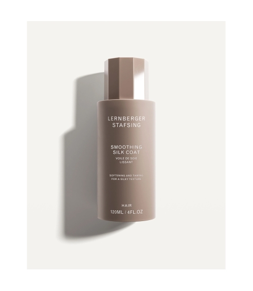 Smoothing Silk Coat. Hair styling products